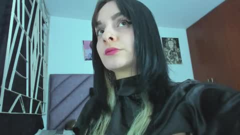 Snapshot of karinna__raven chatting on February 2026 12:37:01 AM KARINNA RAVEN online show from February 2026 12:37:01 AM