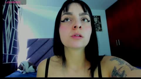 Snapshot of karinna__raven chatting on June 2026 06:53:01 PM KARINNA RAVEN online show from June 2026 06:53:01 PM
