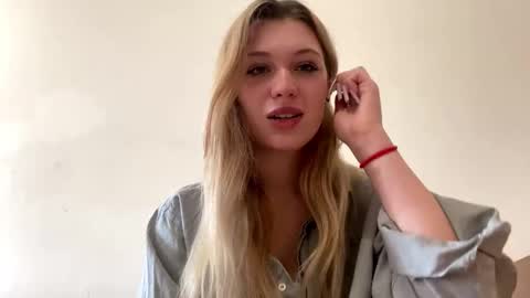 Snapshot of karisawaldon chatting on October 2025 11:24:01 AM Marry online show from October 2025 11:24:01 AM