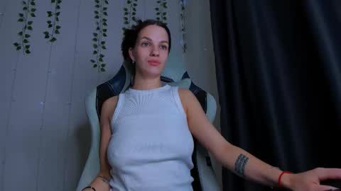 karla_lim online show from November 2025 08:49:01 AM