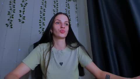 karla_lim online show from December 2025 10:27:02 PM