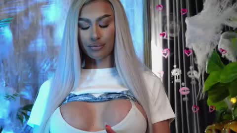 Snapshot of karlabart chatting on October 2025 08:13:02 PM KarlaBart online show from October 2025 08:13:02 PM