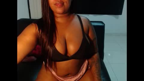 karlaluann online show from March 2026 12:12:02 PM