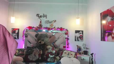 Karly Moonns online show from December 2025 03:01:02 AM