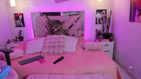 Karly Moonns online show from June 2026 11:56:02 AM