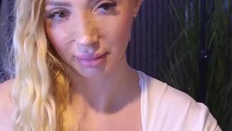 Snapshot of karmaarms chatting on June 2026 07:42:01 PM Julia online show from June 2026 07:42:01 PM