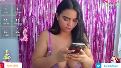 Snapshot of karol_09 chatting on December 2024 05:38:01 AM karol 09 online show from December 2024 05:38:01 AM