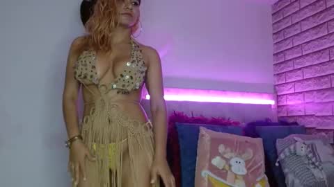 Karol labichota online show from February 2025 03:43:02 PM