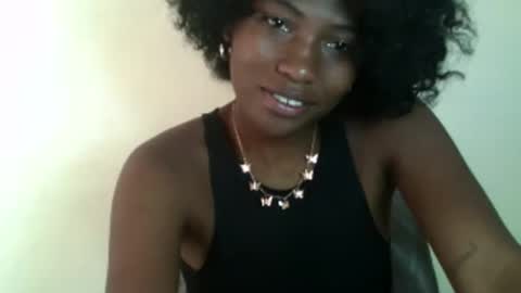 Snapshot of karoliee chatting on April 2026 05:58:02 AM karoliee online show from April 2026 05:58:02 AM