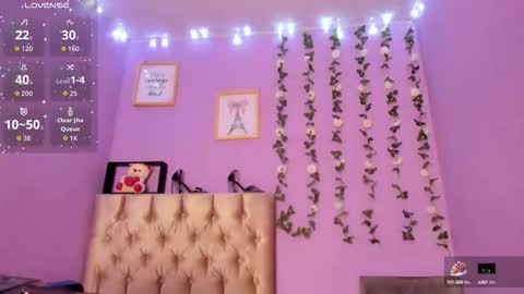 Karolina online show from September 2025 07:01:01 AM