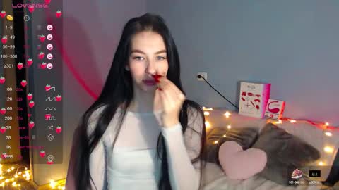 Kira online show from October 2025 02:40:02 AM