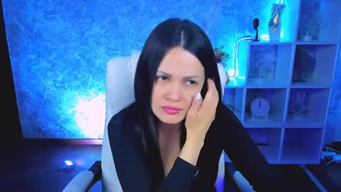 Karolina online show from April 2026 11:57:02 AM