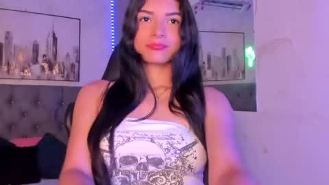 Snapshot of karolina_vince chatting on June 2026 04:47:01 AM Karo online show from June 2026 04:47:01 AM