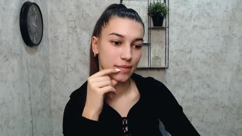 Karolina online show from February 2025 01:03:02 PM