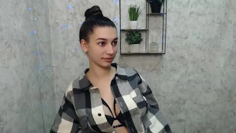 Karolina online show from February 2025 10:00:02 AM