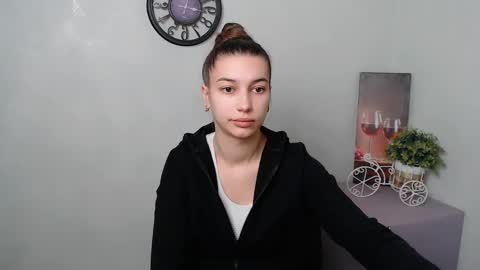 Karolina online show from February 2025 10:01:02 AM