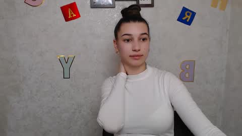 Karolina online show from March 2025 01:12:01 PM