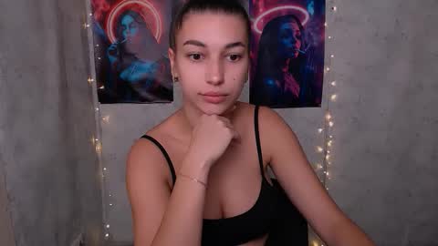 Karolina online show from September 2025 05:29:01 AM