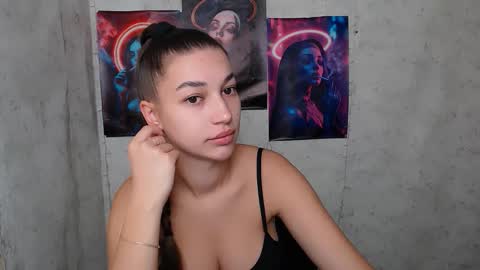 Karolina online show from September 2025 05:00:02 AM