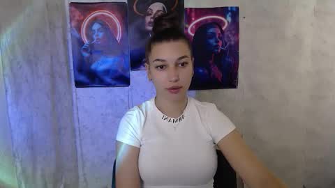 Karolina online show from October 2025 05:21:02 AM