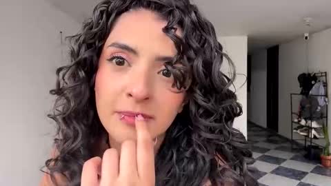 Karoline  online show from April 2026 09:24:01 PM