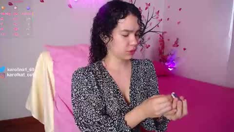 Snapshot of karolkat_1 chatting on September 2025 01:38:01 PM Karolina 3 online show from September 2025 01:38:01 PM