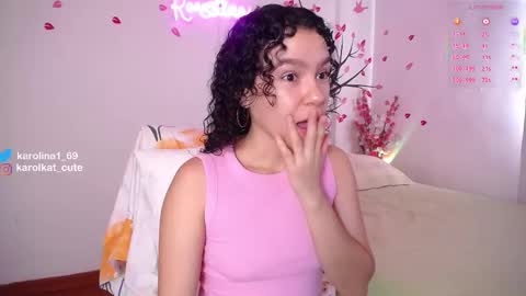 Karolina 3 online show from November 2025 01:54:02 PM