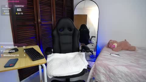 Snapshot of karoll_marquez chatting on January 2025 09:04:02 PM karol online show from January 2025 09:04:02 PM
