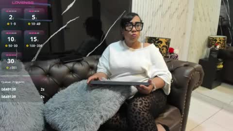 My name is  Miss Karol online show from June 2026 11:24:02 AM