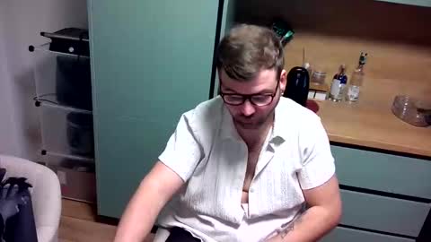 Karry300 online show from November 2025 11:43:02 AM