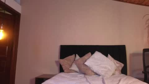 kassandra james online show from August 2026 01:14:02 PM