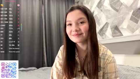 Kira online show from November 2025 04:07:02 PM