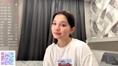 Kira online show from November 2025 12:48:01 PM