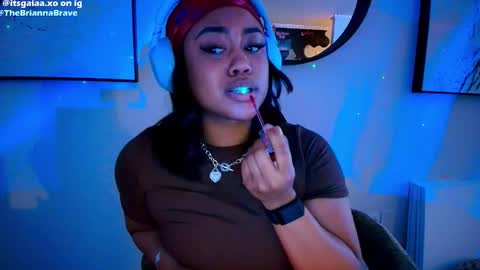 BriannaBrave online show from February 2026 07:04:01 PM