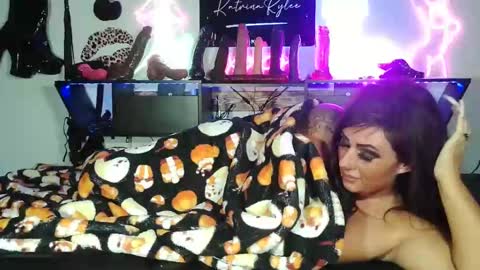 Sexywifekat23 online show from November 2025 04:01:02 AM