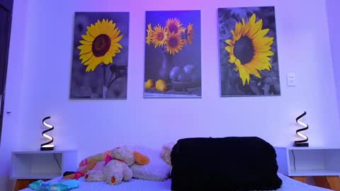 Katalina online show from January 2025 01:05:02 PM