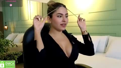 Kat online show from November 2025 11:53:02 AM