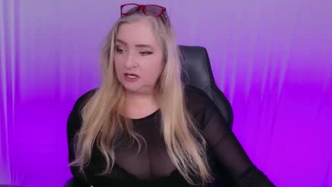 Kat D Sinclair online show from February 2025 02:26:01 PM