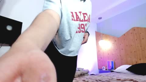 Snapshot of kate_evans1 chatting on December 2024 10:08:02 PM Kate Evans online show from December 2024 10:08:02 PM