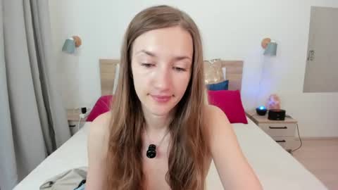 Snapshot of kate_redgar chatting on June 2026 05:04:01 PM kate_redgar online show from June 2026 05:04:01 PM