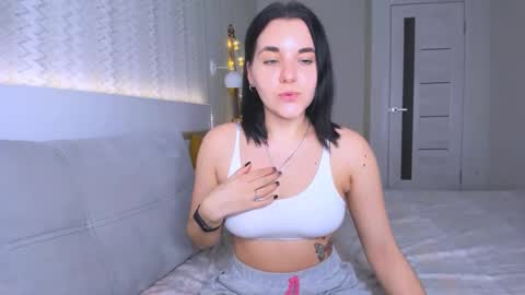 KATE online show from January 2025 04:45:01 PM