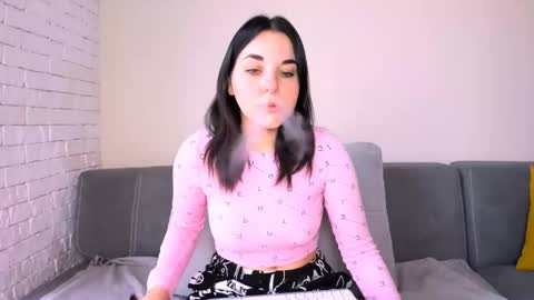 KATE online show from October 2025 04:57:02 AM