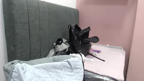 Kari online show from November 2025 01:34:01 PM