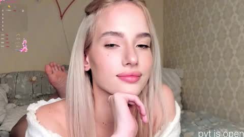 Snapshot of katebremar chatting on December 2025 09:52:02 PM online show from December 2025 09:52:02 PM