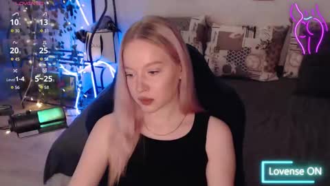 Lisa online show from October 2025 06:38:02 PM