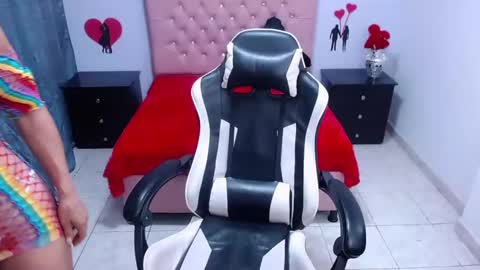 kate Tompson online show from February 2025 04:15:02 PM