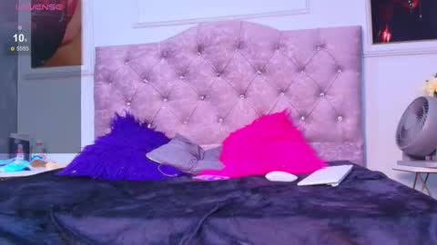 Snapshot of katheeriine chatting on February 2026 01:32:01 AM katheeriine online show from February 2026 01:32:01 AM