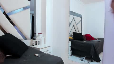 Katherine Foster online show from September 2025 05:13:01 PM