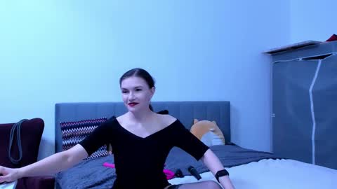 Katherine online show from December 2025 04:16:01 PM