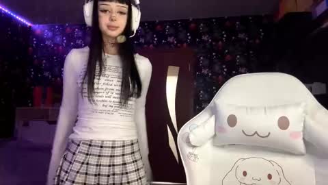 Luna online show from February 2026 03:19:02 PM